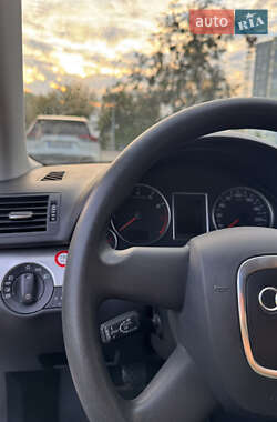 Седан Audi A4 2005 в 