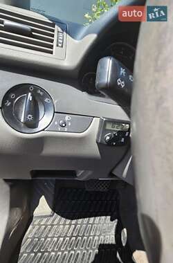 Седан Audi A4 2001 в 