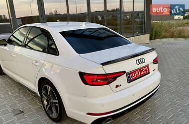 Седан Audi A4 2018 в 