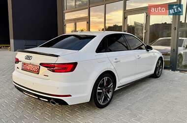 Седан Audi A4 2018 в 