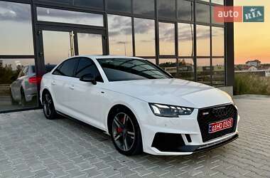 Седан Audi A4 2018 в 