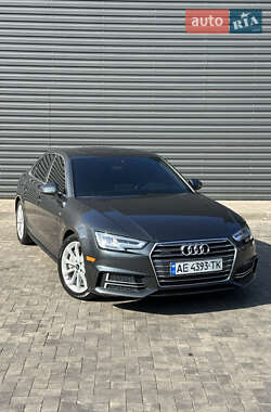 Седан Audi A4 2017 в 