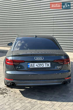 Седан Audi A4 2017 в 
