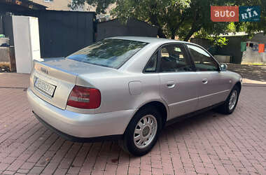 Седан Audi A4 1999 в 