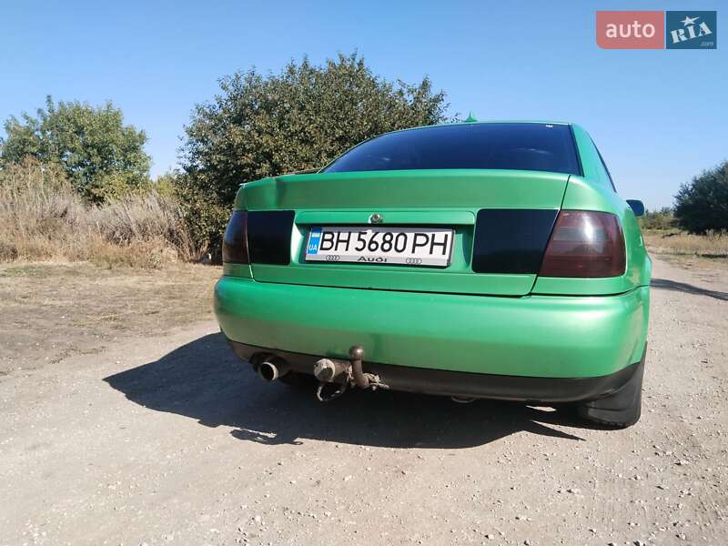 Седан Audi A4 1997 в Подольске