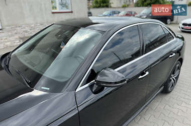 Седан Audi A4 2021 в 