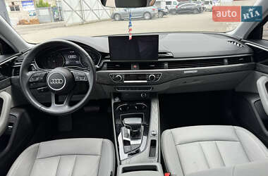 Седан Audi A4 2021 в 