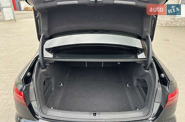 Седан Audi A4 2021 в 