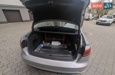 Седан Audi A4 2016 в Ивано-Франковске