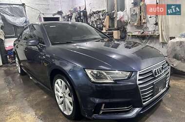Седан Audi A4 2018 в 
