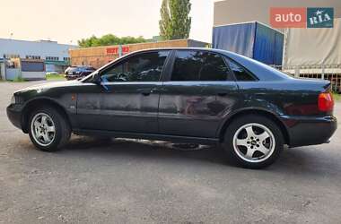 Седан Audi A4 1995 в 