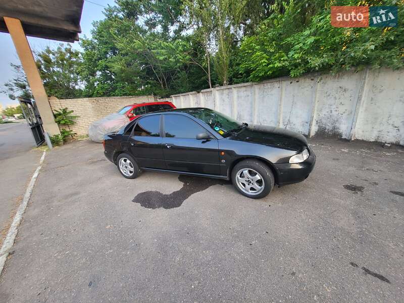 Седан Audi A4 1995 в Черкассах
