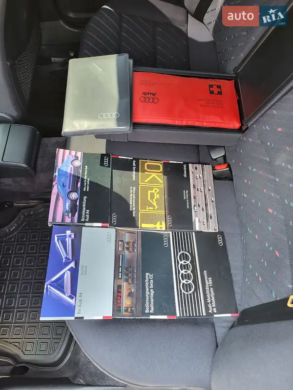 Седан Audi A4 1995 в Черкассах документ