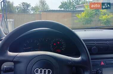Седан Audi A4 1999 в 