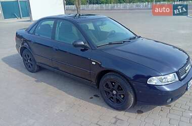 Седан Audi A4 1999 в Сарнах