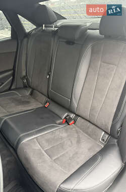 Седан Audi A4 2020 в 