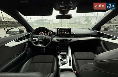 Седан Audi A4 2020 в 