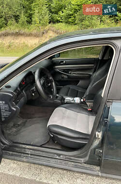 Седан Audi A4 1995 в 