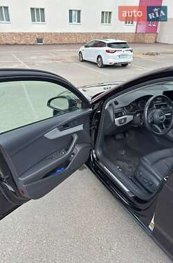 Седан Audi A4 2019 в 