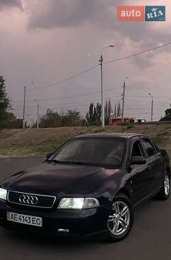 Седан Audi A4 1997 в 