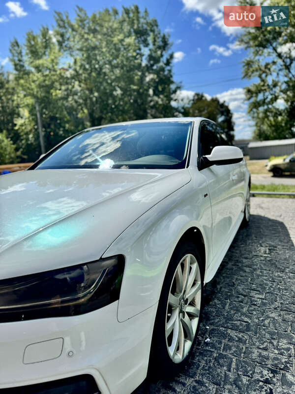Седан Audi A4 2013 в Харькове