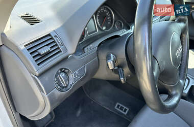 Седан Audi A4 2004 в 