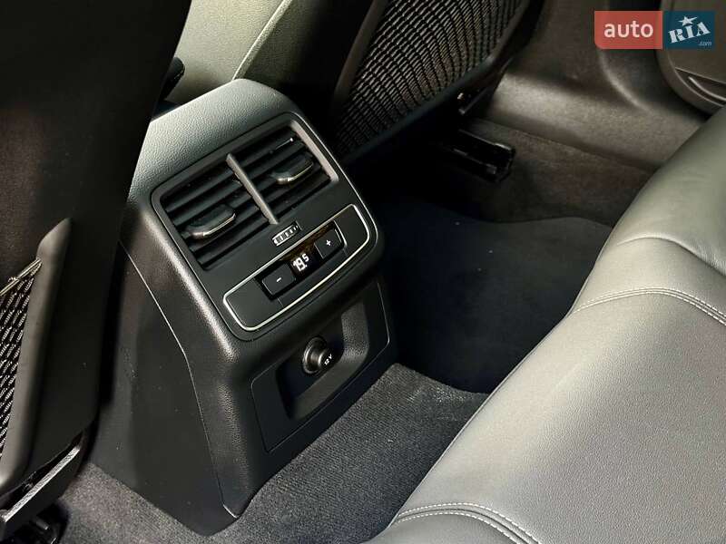 Седан Audi A4 2021 в Киеве