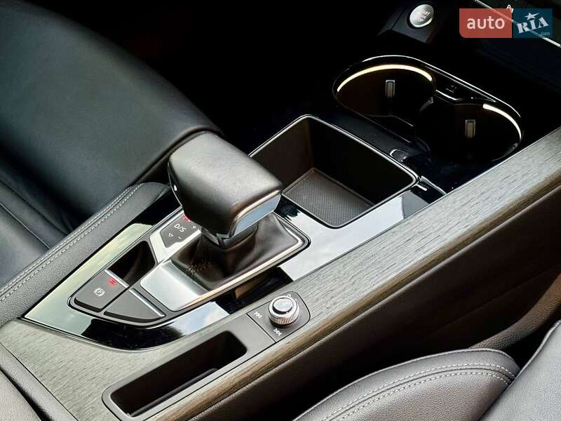 Седан Audi A4 2021 в Киеве