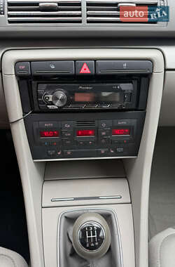 Седан Audi A4 2005 в 