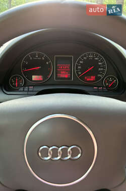 Седан Audi A4 2002 в 