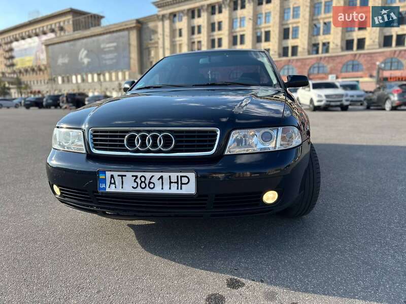 Седан Audi A4 1998 в 