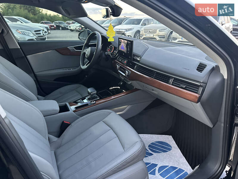 Седан Audi A4 2020 в Ровно