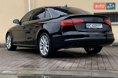 Седан Audi A4 2014 в 