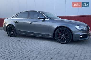 Седан Audi A4 2013 в 