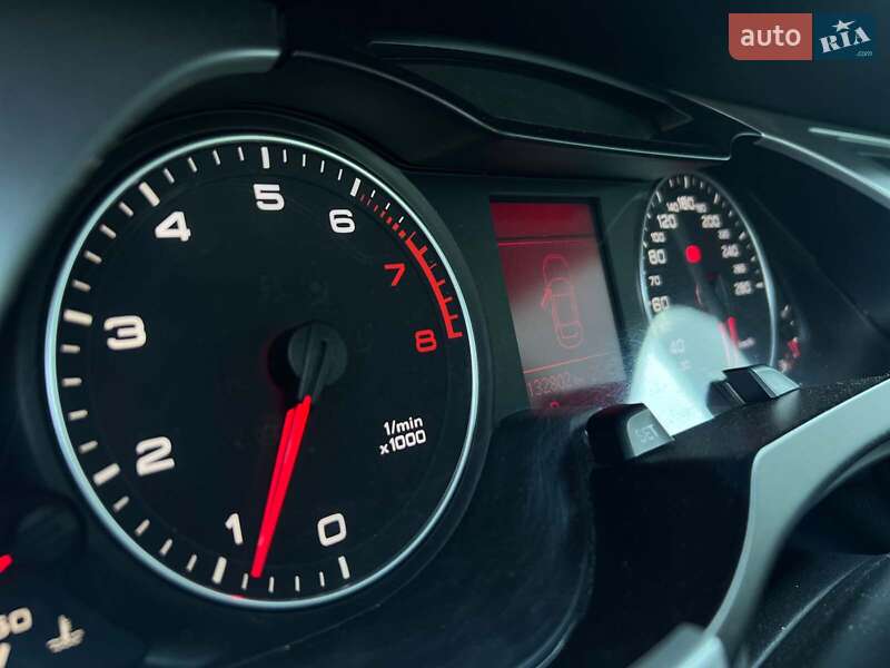 Седан Audi A4 2010 в Львове