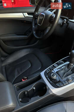 Седан Audi A4 2012 в Черкасах