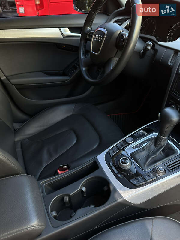 Седан Audi A4 2012 в Черкассах