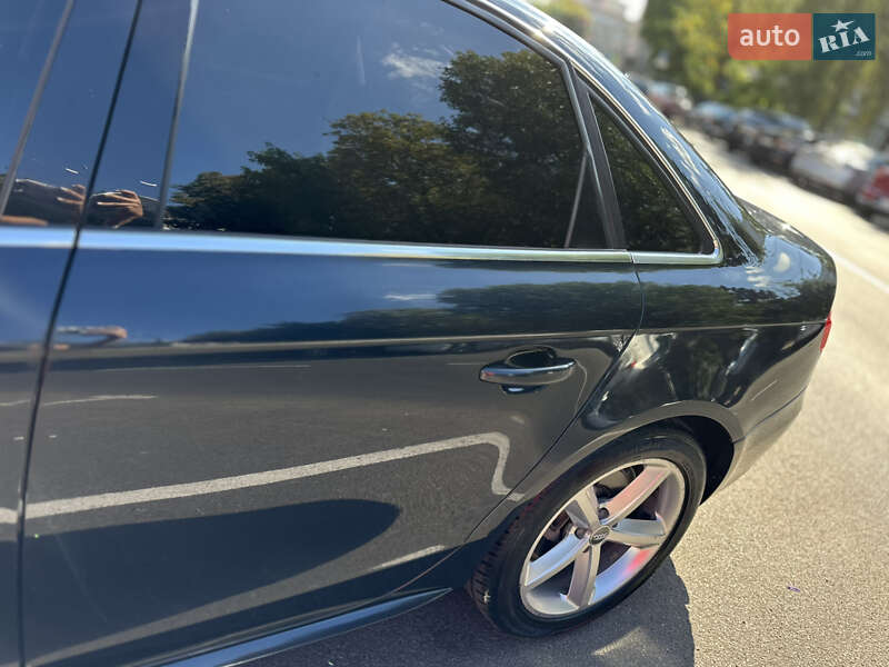 Седан Audi A4 2012 в Черкассах