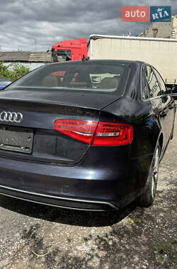Седан Audi A4 2015 в 
