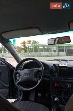 Седан Audi A4 1997 в 