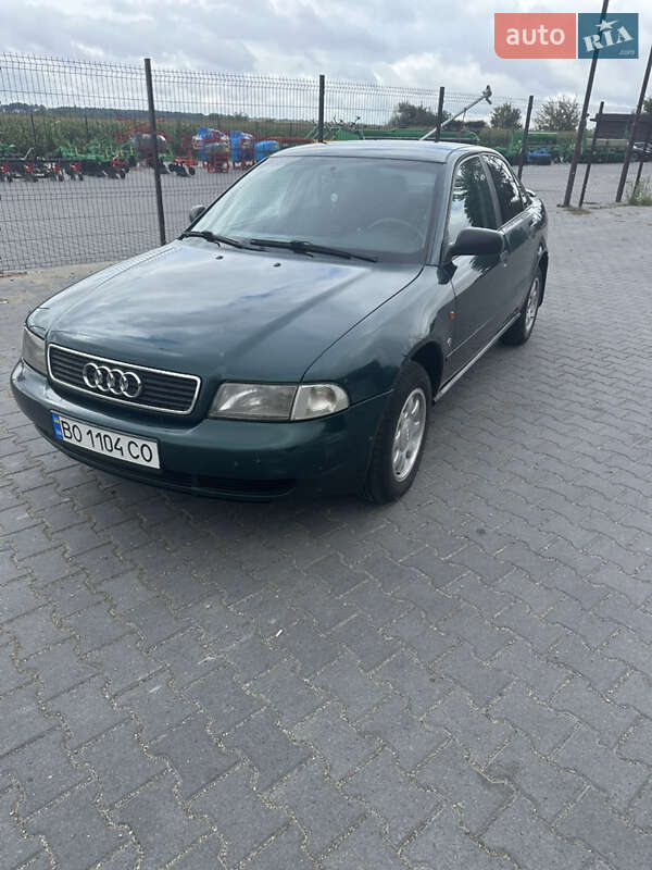 Седан Audi A4 1996 в 