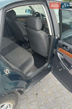 Седан Audi A4 1996 в 
