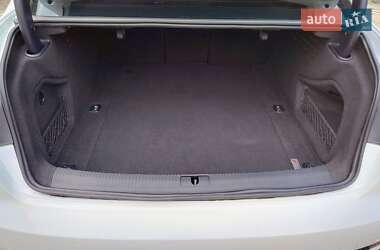 Седан Audi A4 2016 в 