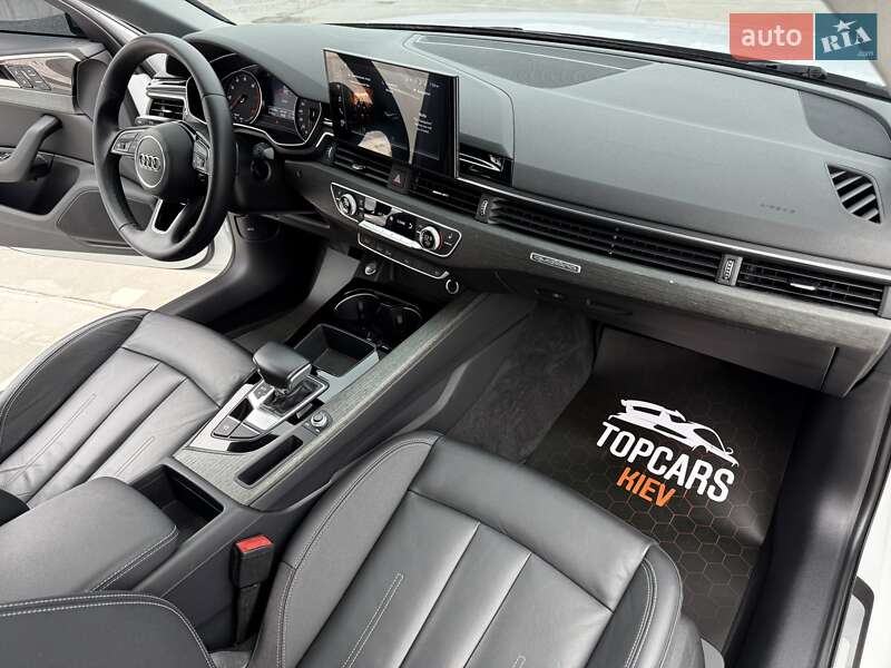 Седан Audi A4 2021 в Киеве