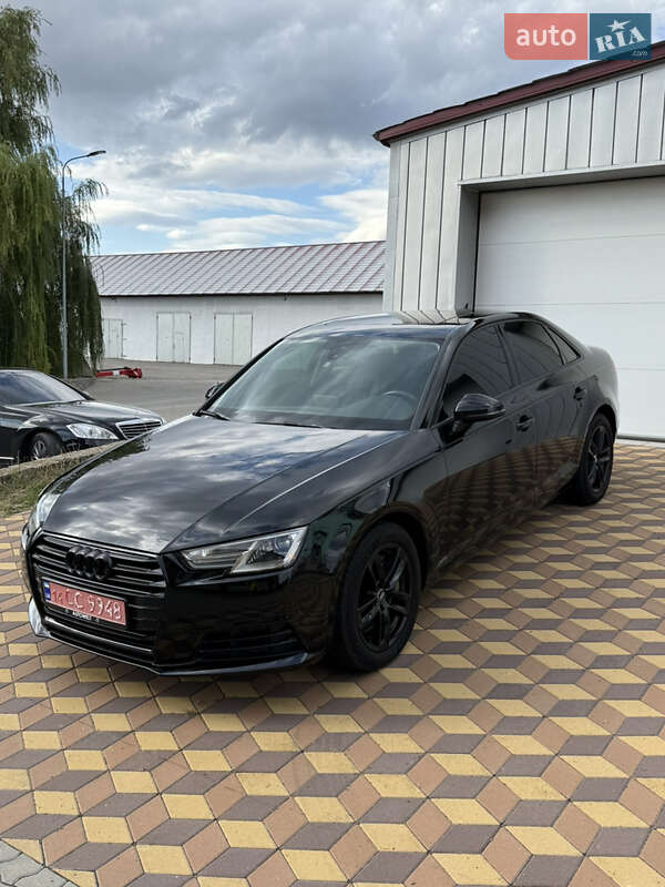 Седан Audi A4 2017 в 