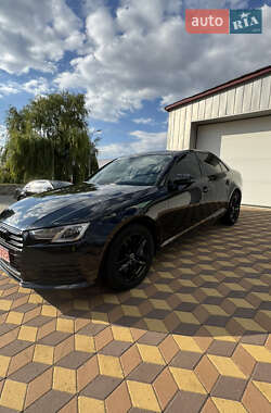 Седан Audi A4 2017 в 