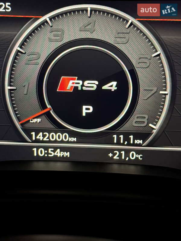 Седан Audi A4 2018 в Ужгороде