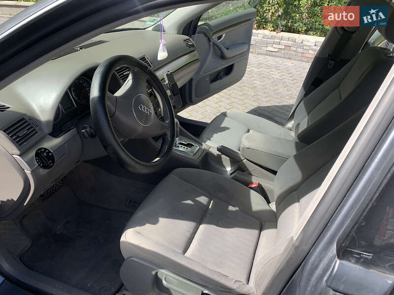 Седан Audi A4 2002 в Ровно