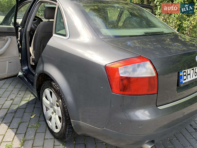 Седан Audi A4 2002 в Ровно