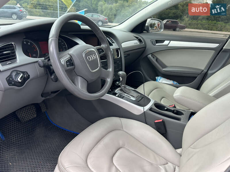Седан Audi A4 2011 в Сумах